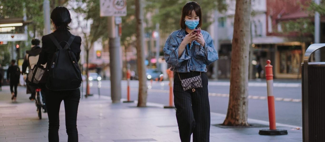 «Δεν θα βγάλετε ποτέ τις μάσκες»: Οι «ειδικοί» θέλουν μία ζωή με μέτρα για Covid-19... χωρίς Covid-19